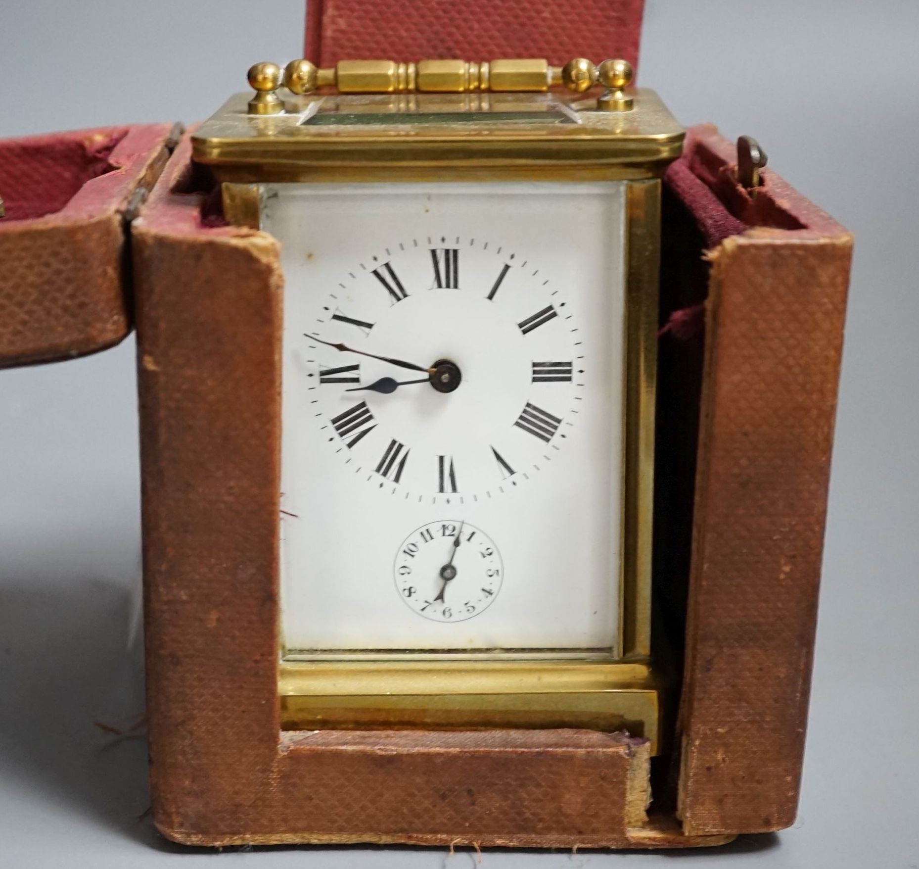 French carriage timepiece with original box and receipts - key included, 11cm high